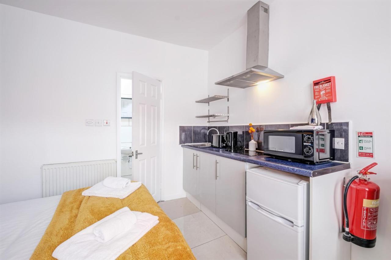 Fernbank Rooms Sudbury Hill, Harrow, Self-Contained Studios With En-Suite Harrow on the Hill Exteriér fotografie