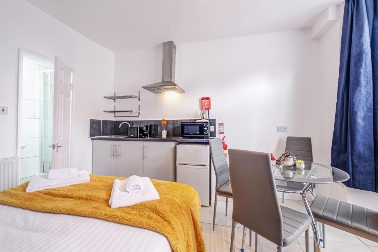 Fernbank Rooms Sudbury Hill, Harrow, Self-Contained Studios With En-Suite Harrow on the Hill Exteriér fotografie
