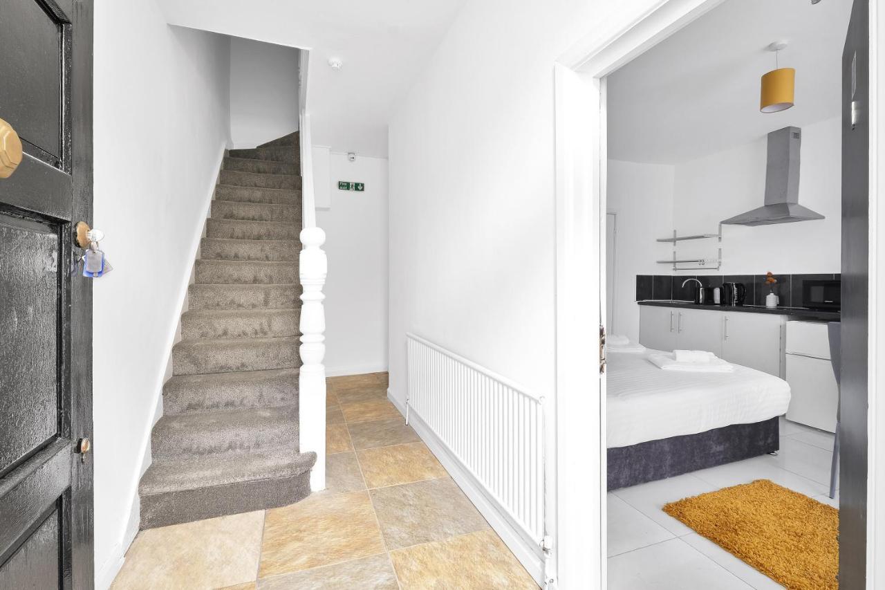 Fernbank Rooms Sudbury Hill, Harrow, Self-Contained Studios With En-Suite Harrow on the Hill Exteriér fotografie