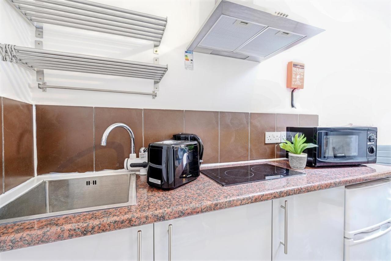 Fernbank Rooms Sudbury Hill, Harrow, Self-Contained Studios With En-Suite Harrow on the Hill Exteriér fotografie