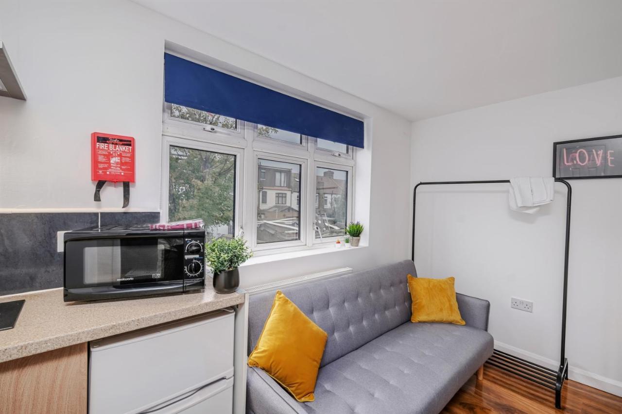 Fernbank Rooms Sudbury Hill, Harrow, Self-Contained Studios With En-Suite Harrow on the Hill Exteriér fotografie