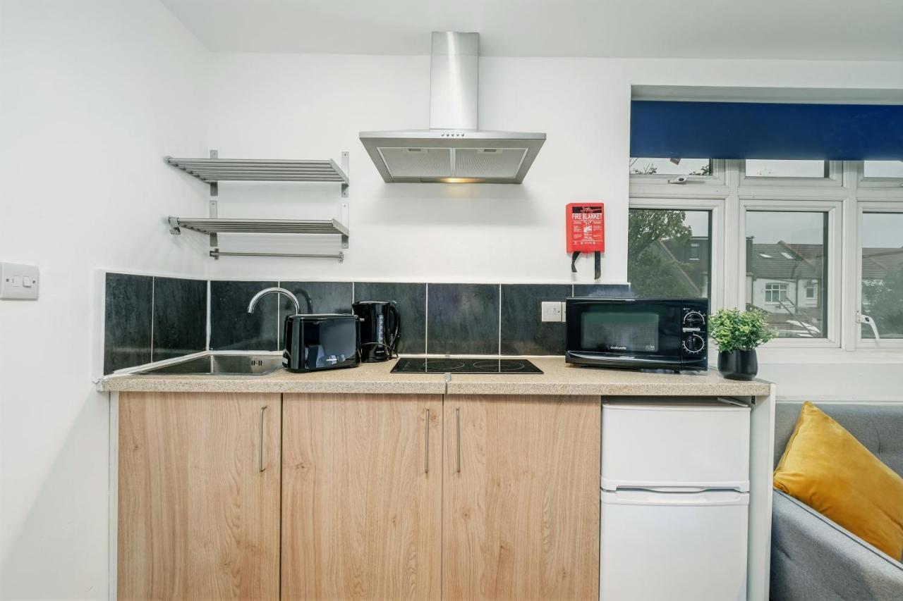 Fernbank Rooms Sudbury Hill, Harrow, Self-Contained Studios With En-Suite Harrow on the Hill Exteriér fotografie