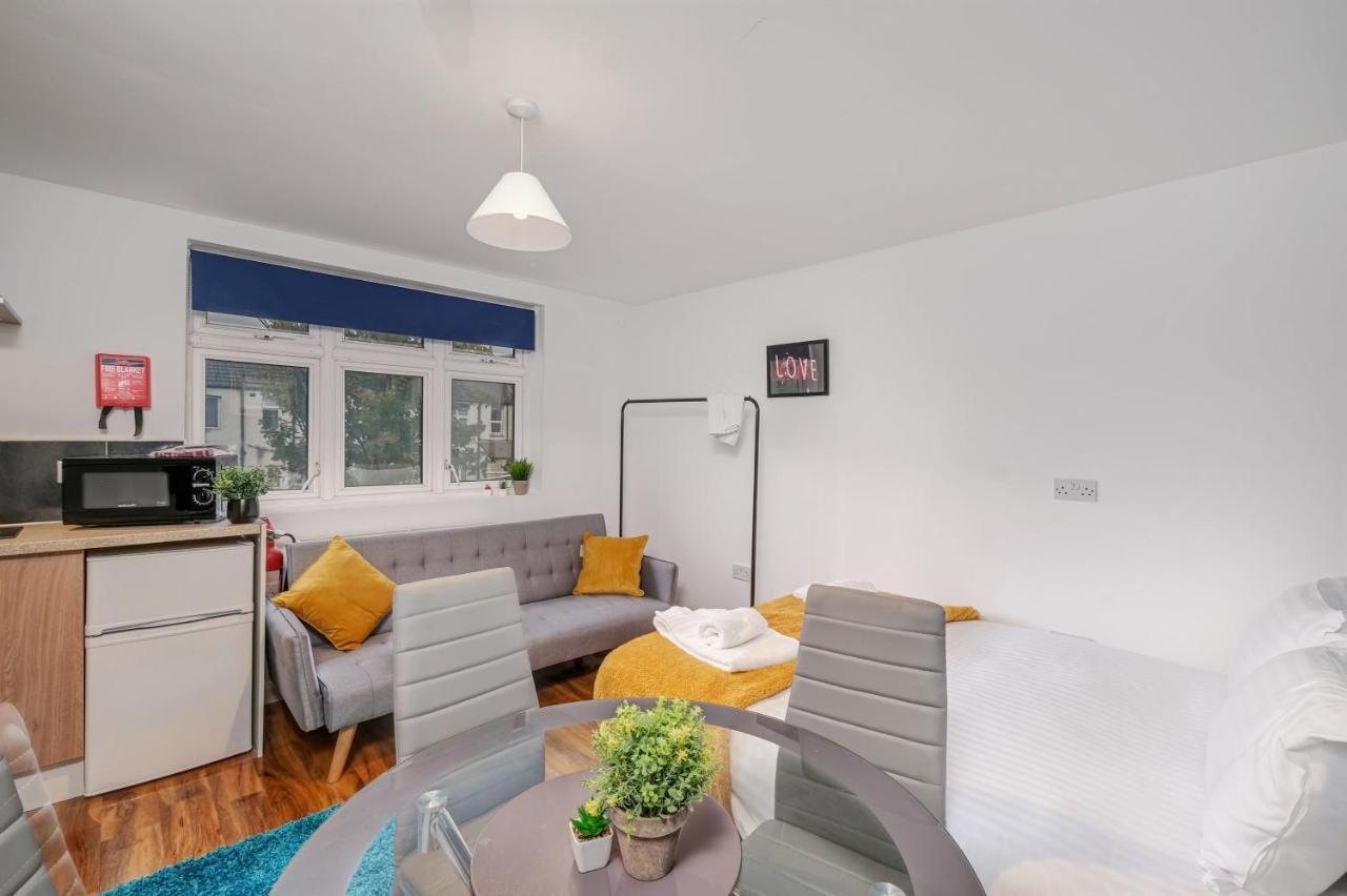 Fernbank Rooms Sudbury Hill, Harrow, Self-Contained Studios With En-Suite Harrow on the Hill Exteriér fotografie